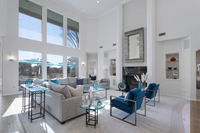 824 Hills Creek Drive, Mckinney, TX 75072