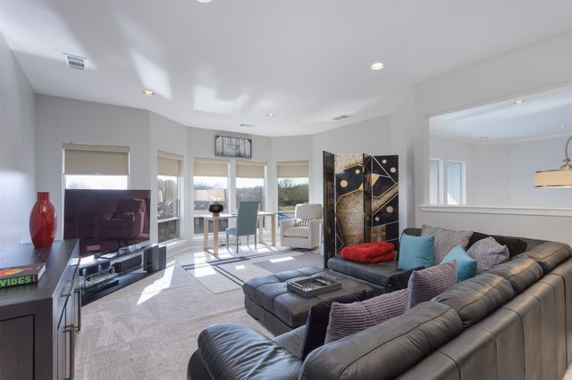 824 Hills Creek Drive, Mckinney, TX 75072