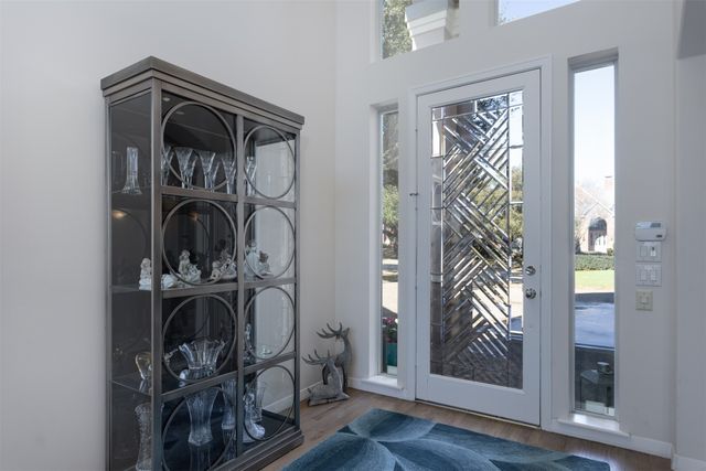 824 Hills Creek Drive, Mckinney, TX 75072