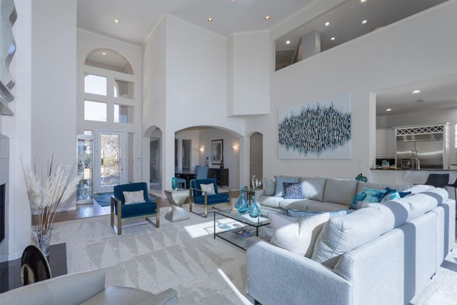 824 Hills Creek Drive, Mckinney, TX 75072