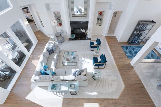 824 Hills Creek Drive, Mckinney, TX 75072