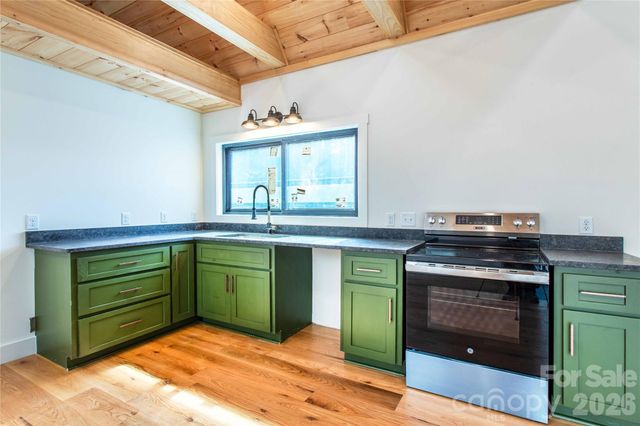 261 Maga Lane, Brevard, NC 28712