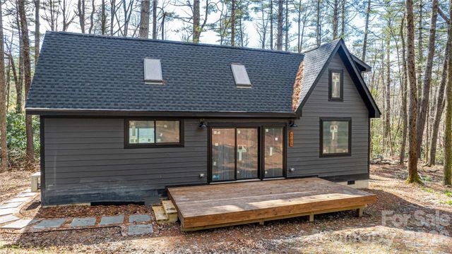 261 Maga Lane, Brevard, NC 28712