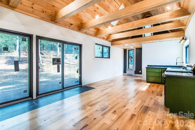 261 Maga Lane, Brevard, NC 28712