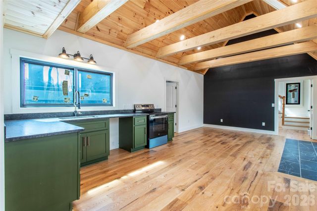 261 Maga Lane, Brevard, NC 28712