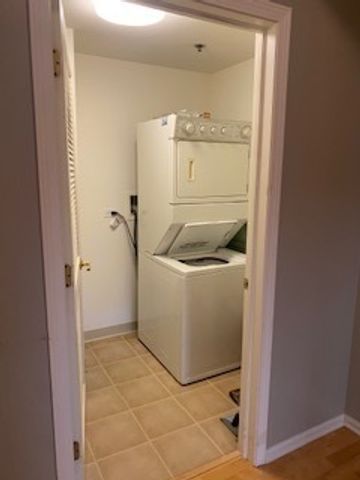 440 W Mahogany Court 312, Palatine, IL 60067