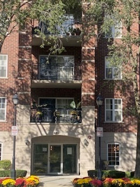 440 W Mahogany Court 312, Palatine, IL 60067