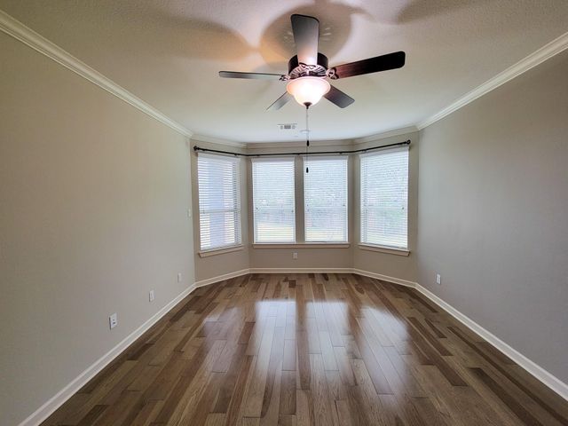 100 Castlegate Lane, Jersey Village, TX 77065