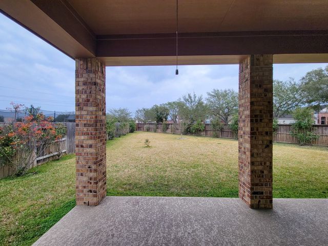 100 Castlegate Lane, Jersey Village, TX 77065