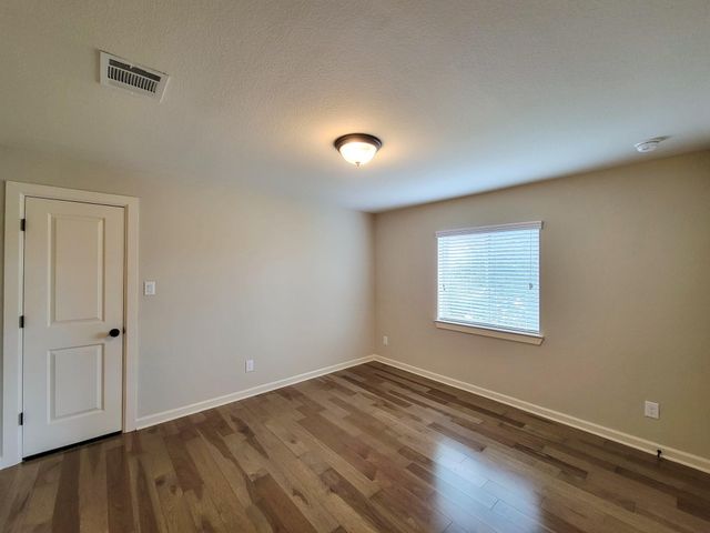 100 Castlegate Lane, Jersey Village, TX 77065