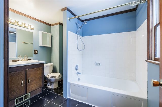 51 Saint Johns Park, Rochester, NY 14612