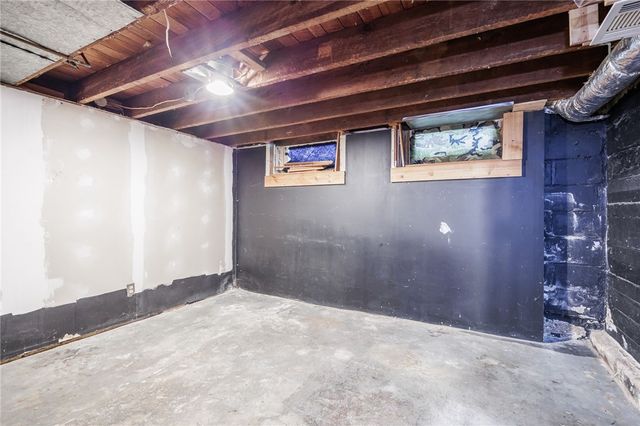 51 Saint Johns Park, Rochester, NY 14612