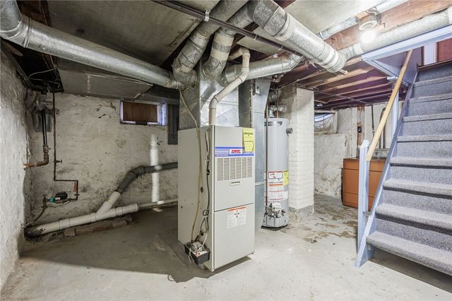 51 Saint Johns Park, Rochester, NY 14612