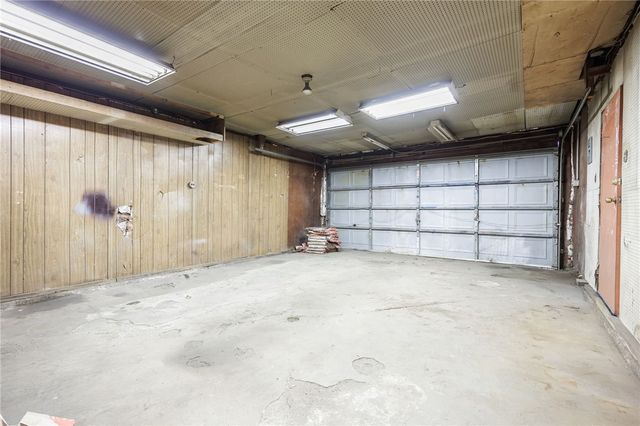 51 Saint Johns Park, Rochester, NY 14612