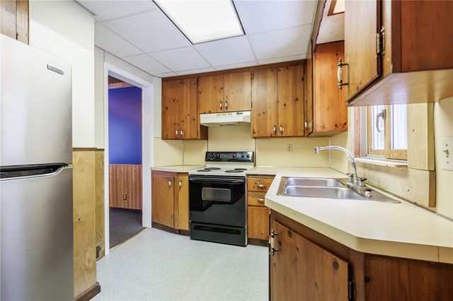 51 Saint Johns Park, Rochester, NY 14612