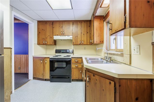 51 Saint Johns Park, Rochester, NY 14612