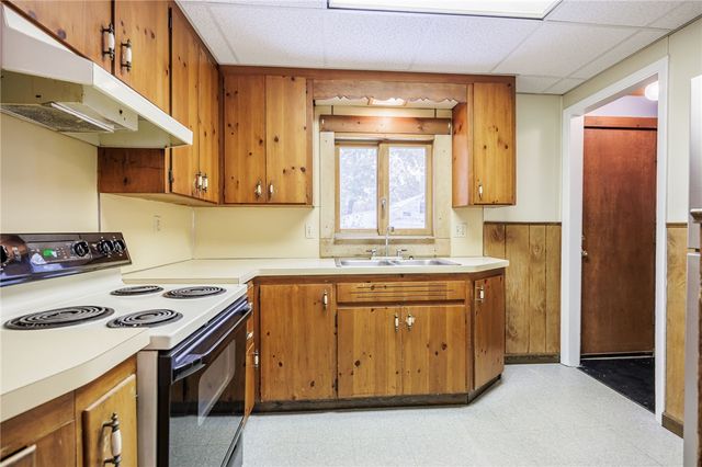 51 Saint Johns Park, Rochester, NY 14612