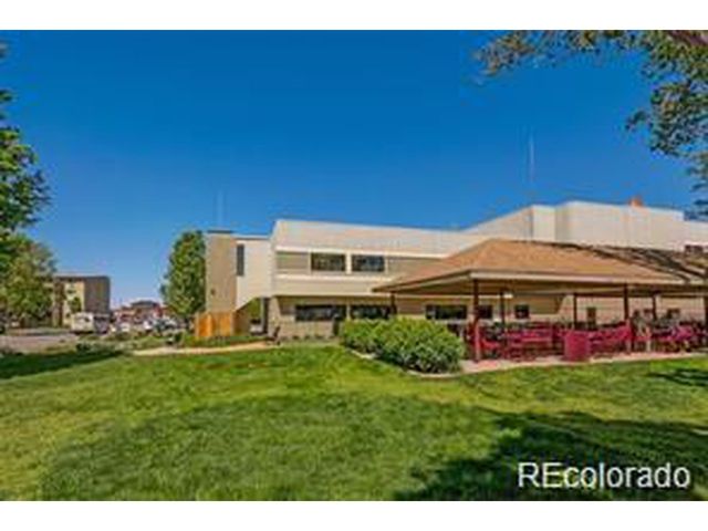 705 S Clinton St 9B, Denver, CO 80247