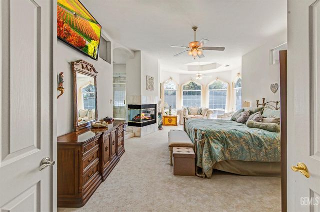 12401 Longmeadow Way, Bakersfield, CA 93312