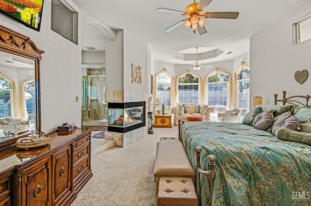 12401 Longmeadow Way, Bakersfield, CA 93312