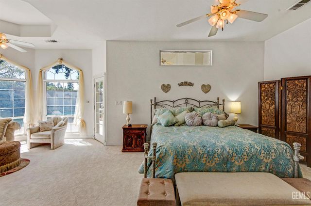 12401 Longmeadow Way, Bakersfield, CA 93312