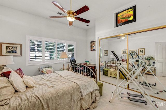 12401 Longmeadow Way, Bakersfield, CA 93312