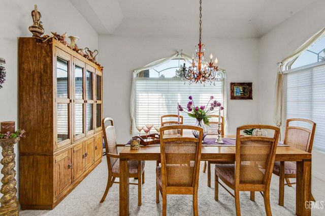 12401 Longmeadow Way, Bakersfield, CA 93312