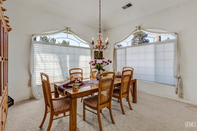 12401 Longmeadow Way, Bakersfield, CA 93312