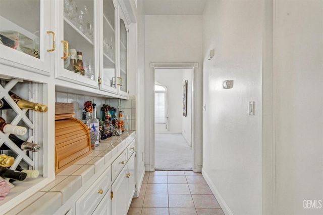 12401 Longmeadow Way, Bakersfield, CA 93312