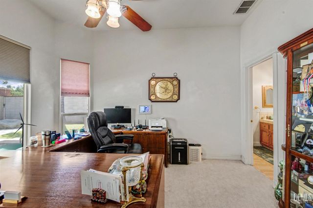 12401 Longmeadow Way, Bakersfield, CA 93312