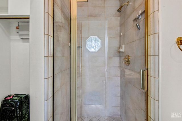 12401 Longmeadow Way, Bakersfield, CA 93312