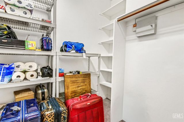 12401 Longmeadow Way, Bakersfield, CA 93312