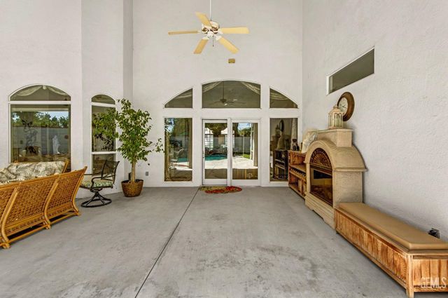 12401 Longmeadow Way, Bakersfield, CA 93312