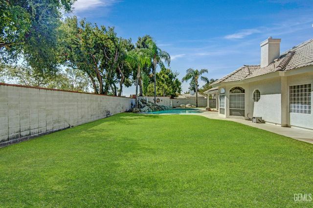 12401 Longmeadow Way, Bakersfield, CA 93312