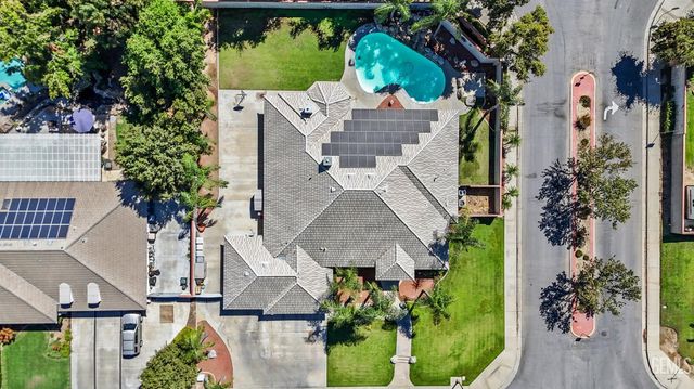 12401 Longmeadow Way, Bakersfield, CA 93312