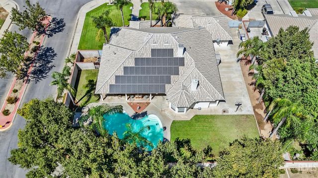 12401 Longmeadow Way, Bakersfield, CA 93312