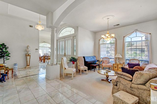 12401 Longmeadow Way, Bakersfield, CA 93312