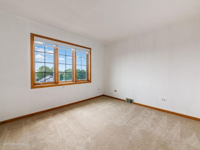 23 Squire Road, Hawthorn Woods, IL 60047