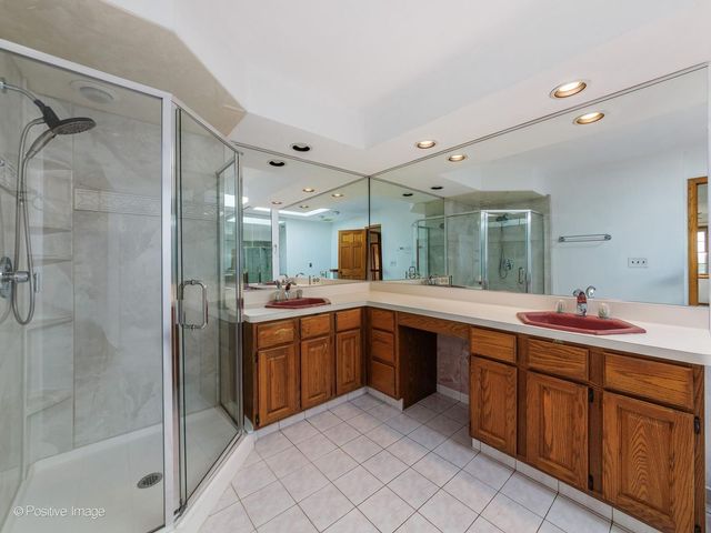 23 Squire Road, Hawthorn Woods, IL 60047