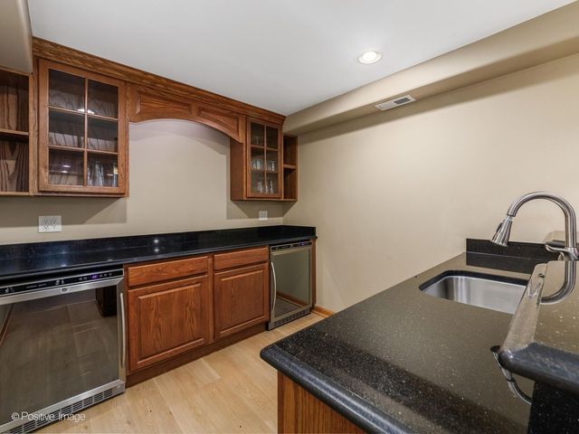 23 Squire Road, Hawthorn Woods, IL 60047