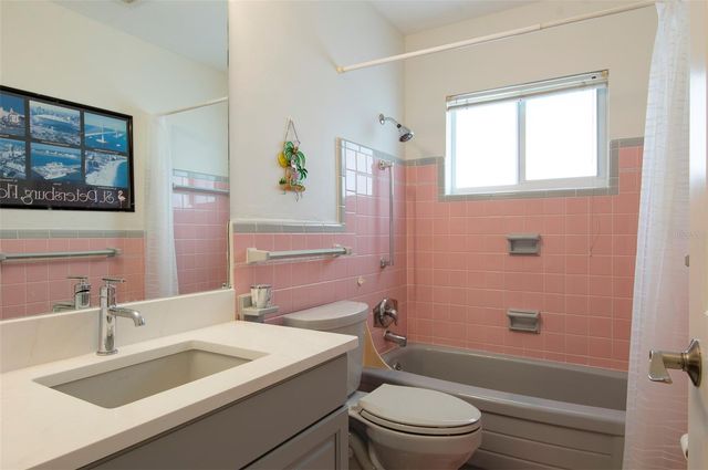 11855 4TH STREET E, Treasure Island, FL 33706