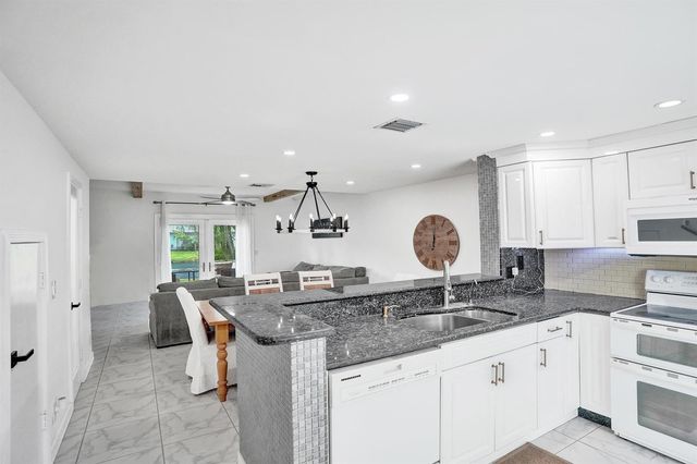 147 SW 3rd Street, Pompano Beach, FL 33060