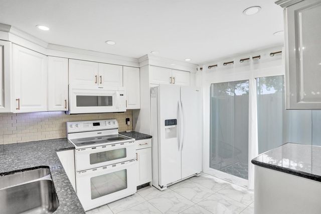 147 SW 3rd Street, Pompano Beach, FL 33060