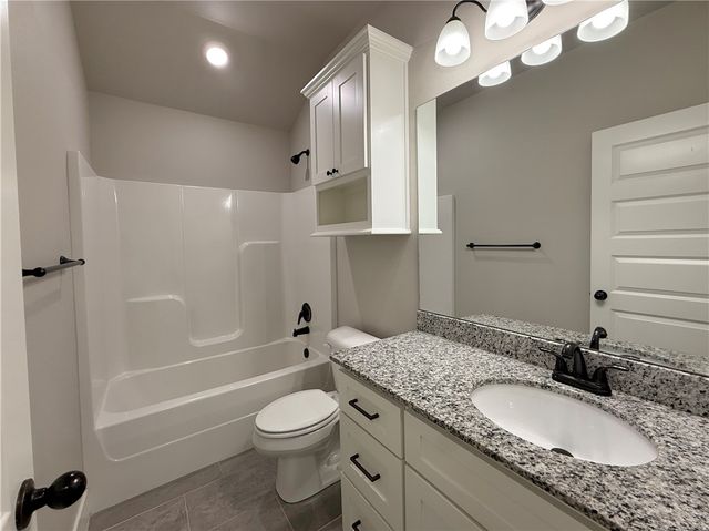 889 Madden Street, Tontitown, AR 72762