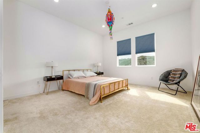 27405 Journey Place 305, Valencia, CA 91381