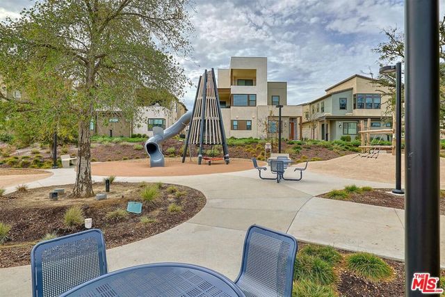 27405 Journey Place 305, Valencia, CA 91381