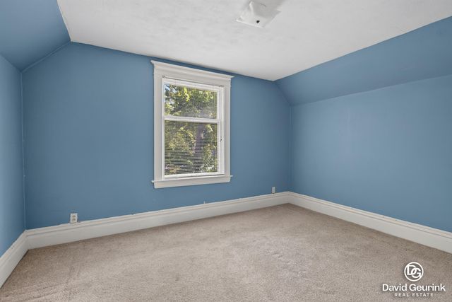 180 W 18th Street, Holland City, MI 49423