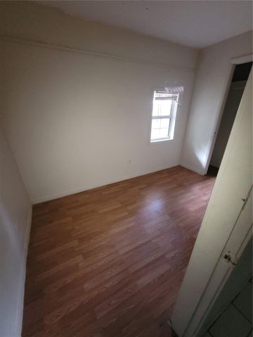 8513 N DEXTER AVENUE, Tampa, FL 33604