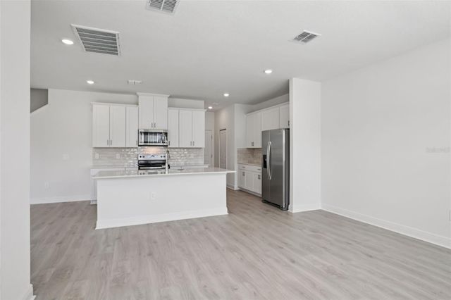 2253 HEN ROADS, Minneola, FL 34715