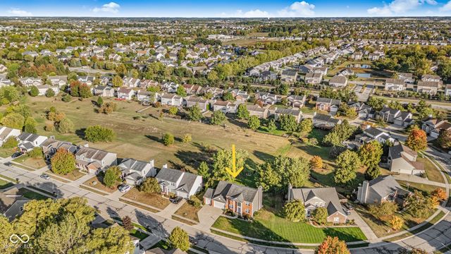 516 Viburnum Run, Westfield, IN 46074